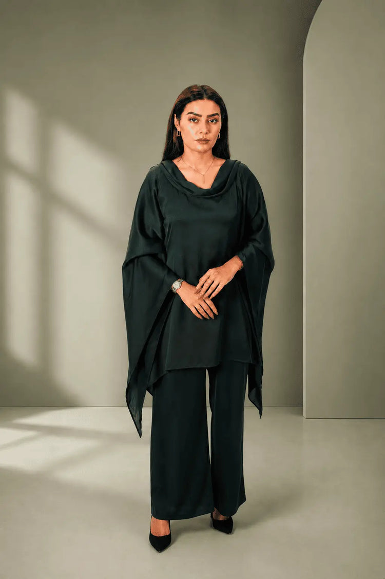 Emerald Green 2-Piece Poncho Set | Women's Elegant Outfit