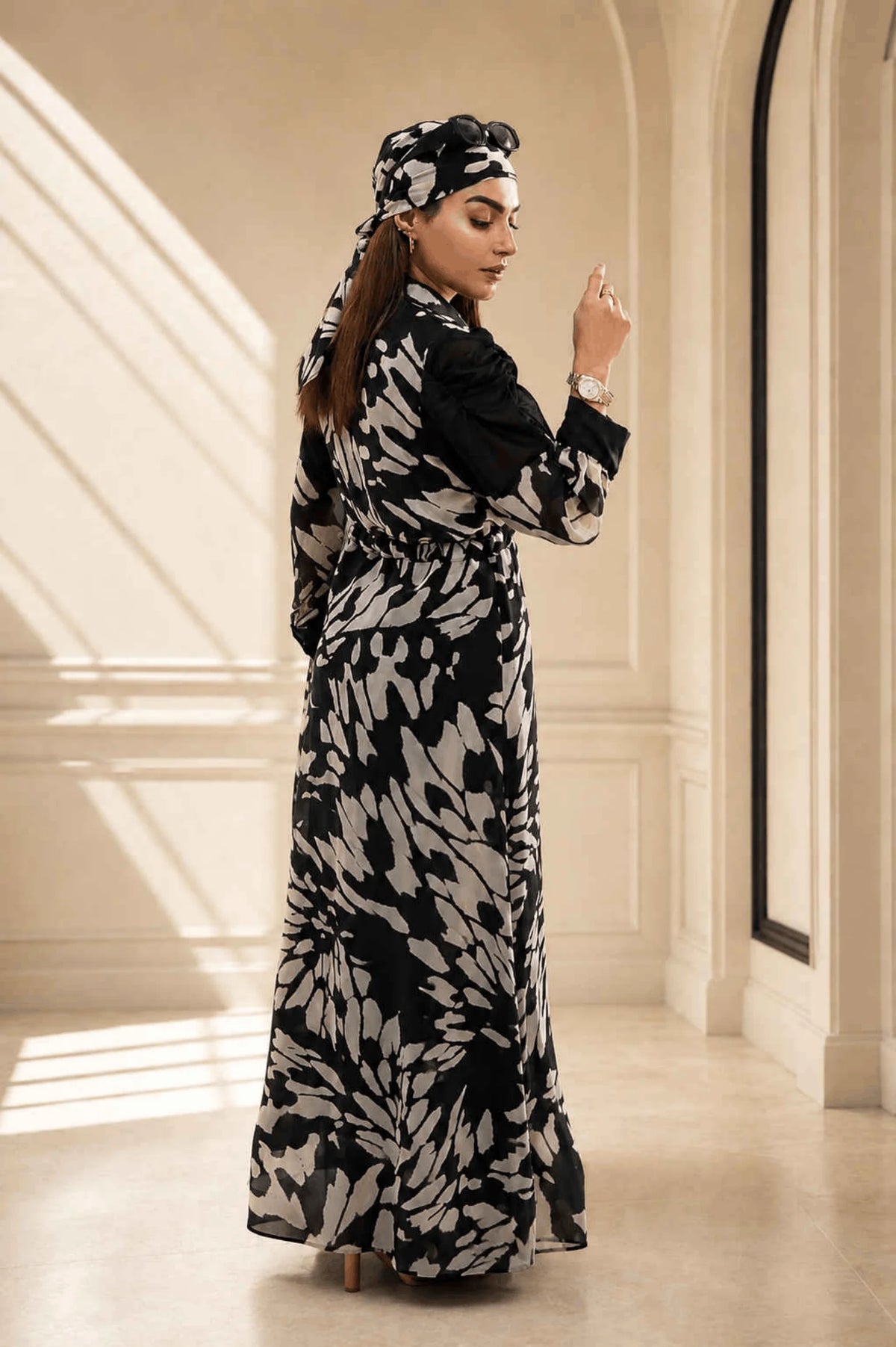 Black & Cream Abstract Print Tie-Waist Maxi Dress